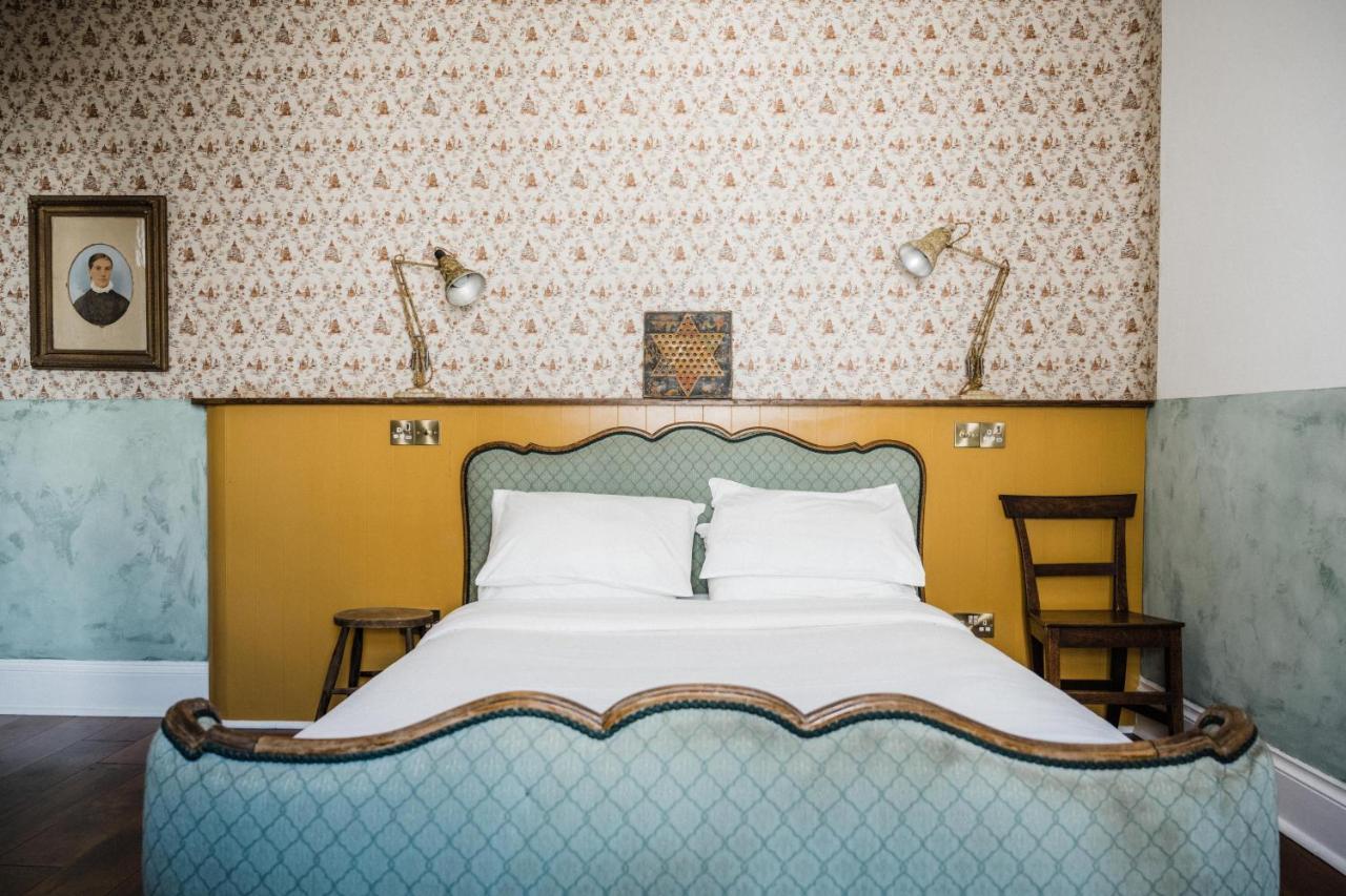 The Crooked Swan Hotel Crewkerne Buitenkant foto