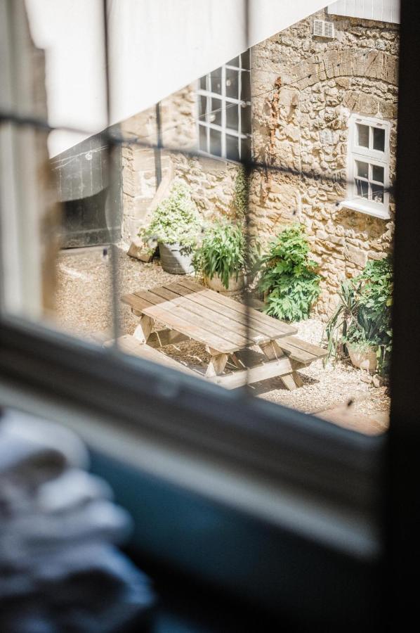 The Crooked Swan Hotel Crewkerne Buitenkant foto