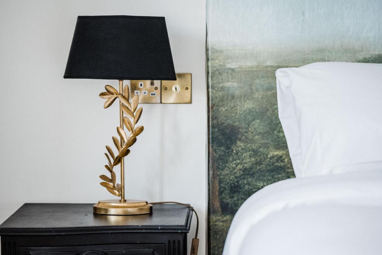 The Crooked Swan Hotel Crewkerne Buitenkant foto