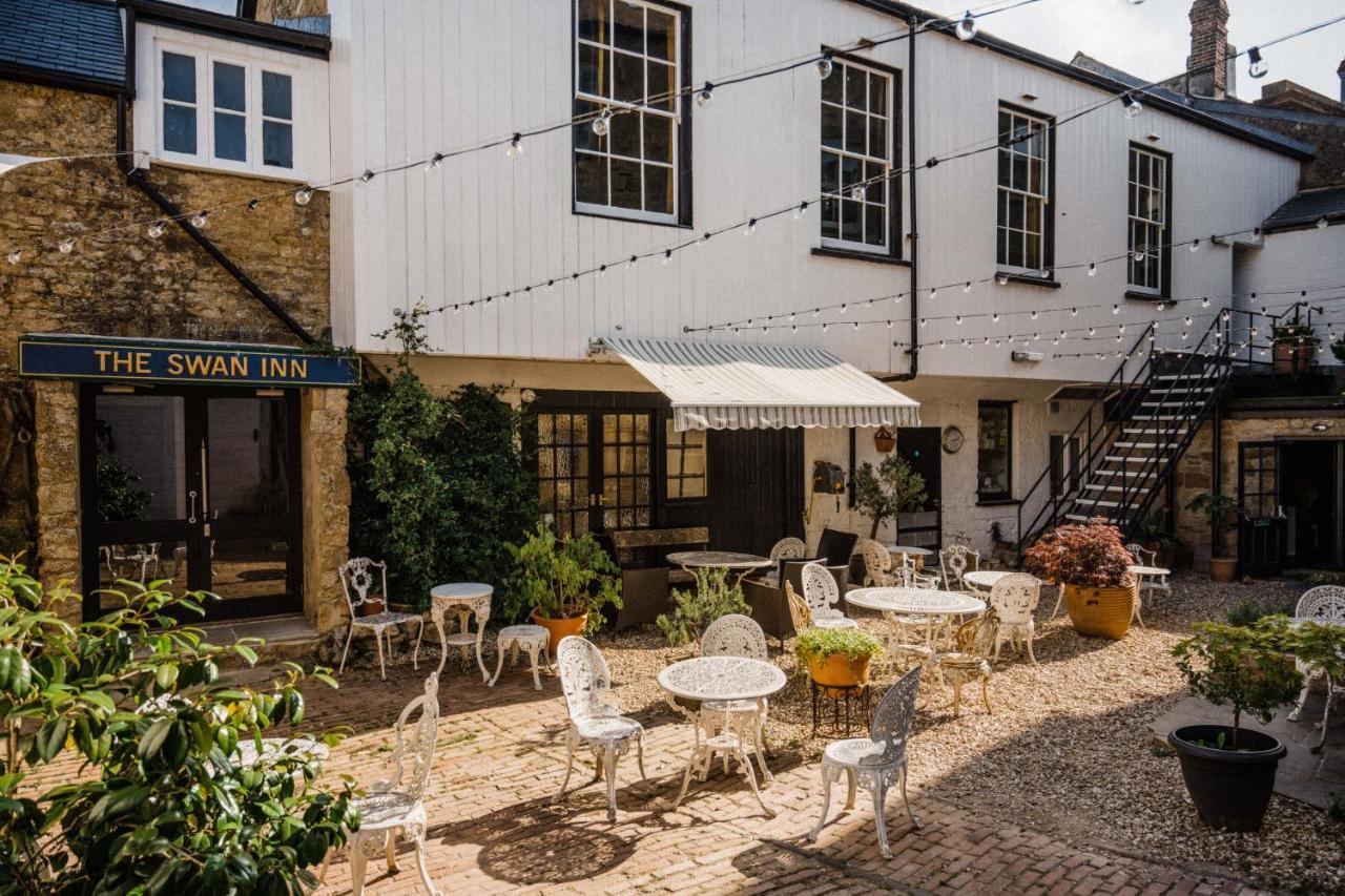 The Crooked Swan Hotel Crewkerne Buitenkant foto
