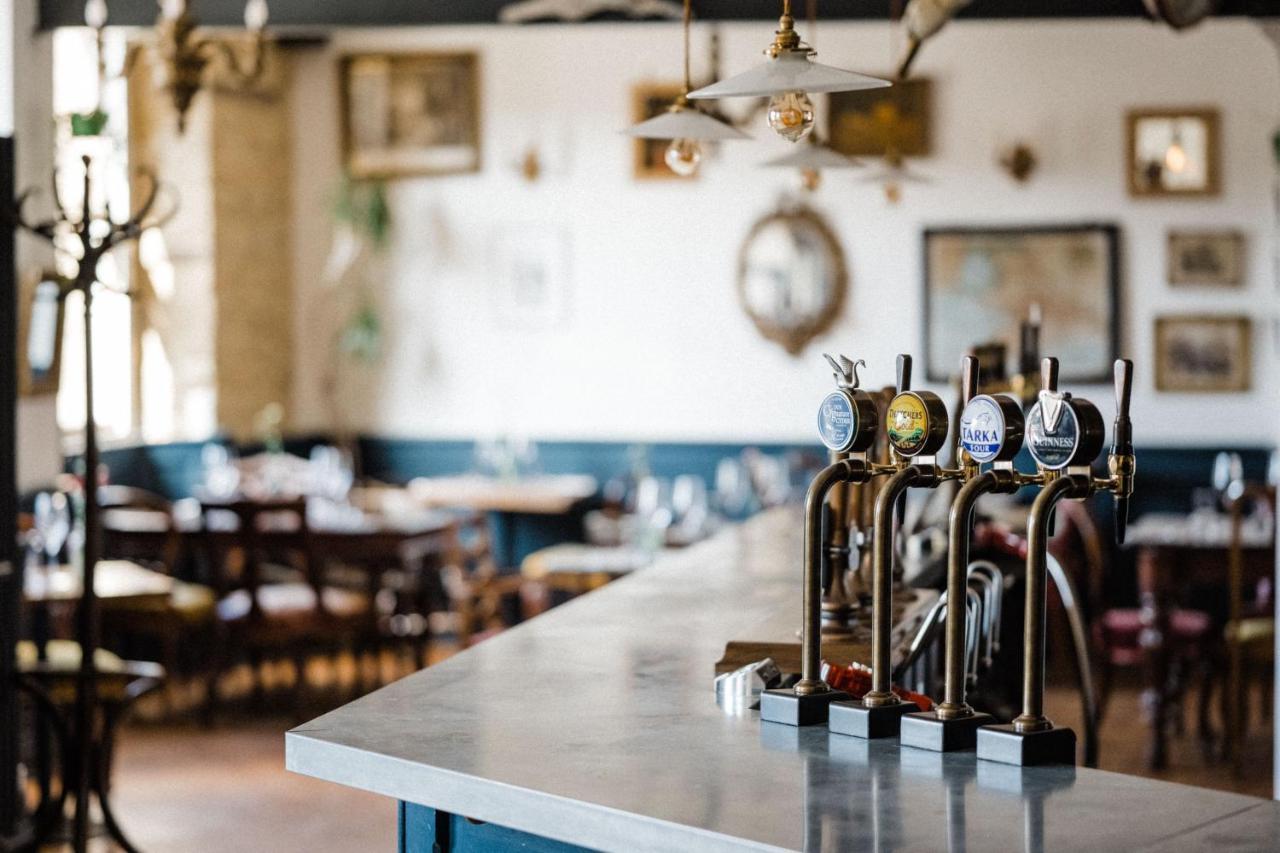 The Crooked Swan Hotel Crewkerne Buitenkant foto
