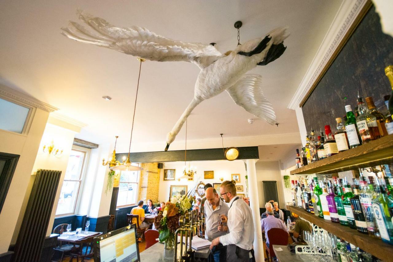 The Crooked Swan Hotel Crewkerne Buitenkant foto