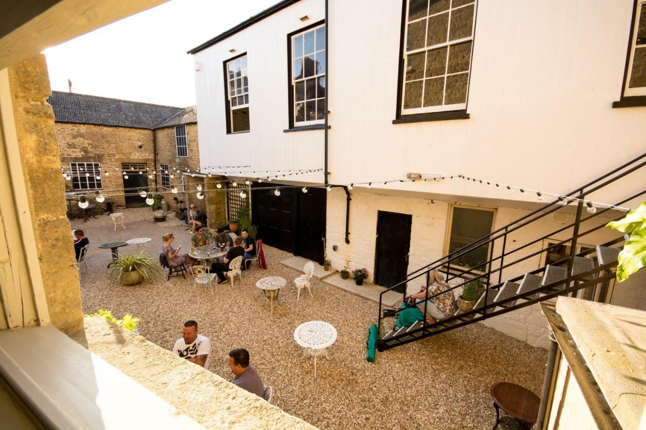 The Crooked Swan Hotel Crewkerne Buitenkant foto